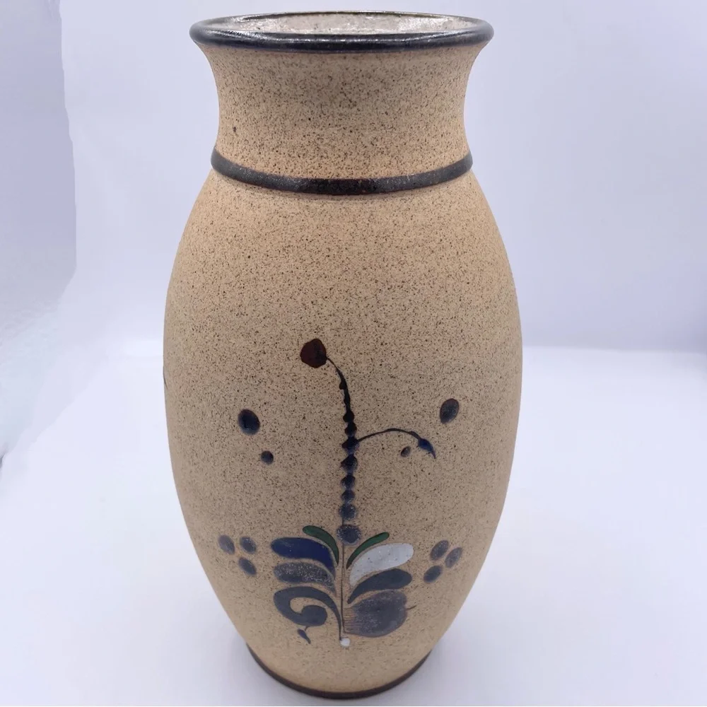 Mexican folk art tonala pottery vase, signed hand painted sandstone